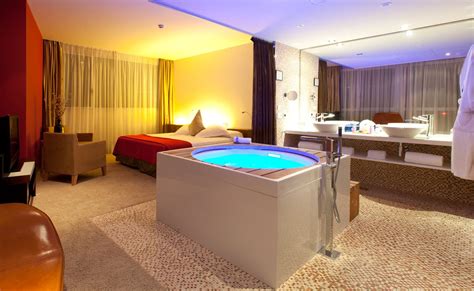 Enjoy a peaceful night's rest in a deluxe suite. Hotel ensuite jacuzzi | Modern hot tubs, Bedroom hotel ...