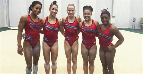 Team Usa Gymnast Laurie Hernandez At The Olympics 2016 Popsugar Latina