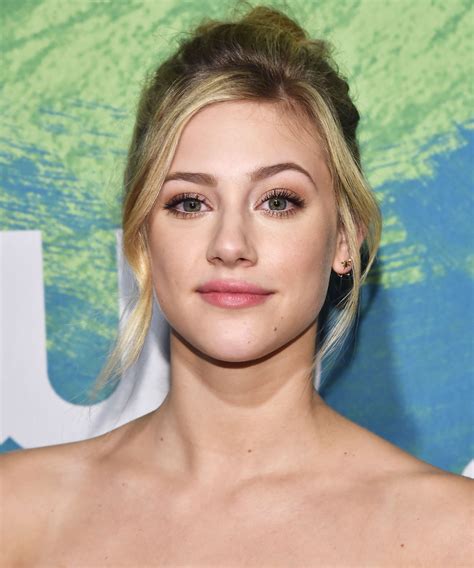 Lili Reinhart Always Does These 5 Things — & You’ve Never Noticed