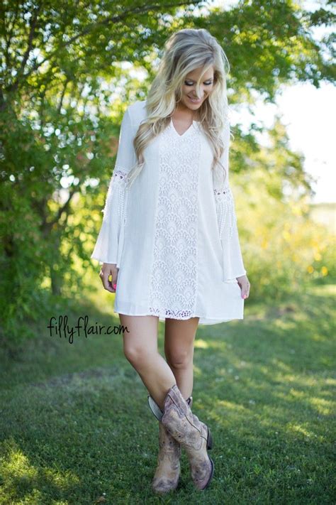 The Perfect Dress To Wear With Cowboy Boots Cowgirl Dresses Country