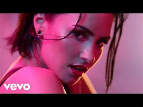 Demi Lovato Hints She S Bisexual As She Discusses Raunchy Lyrics To Hit
