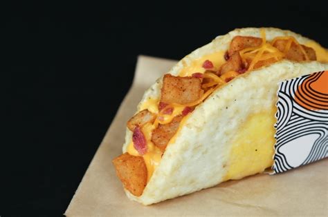 taco bell s naked egg taco yes it s real and here s what it s like