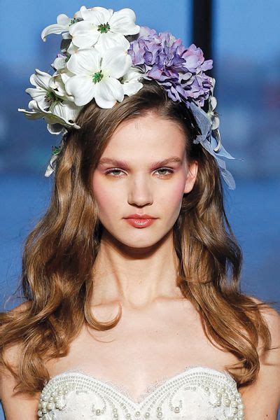 Be Garden Gorgeous With Oversized Blooms Elegant Wedding Hair Vintage