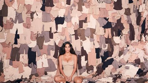 從xxs到4xl、9種膚色，金卡達夏kim Kardashian自創塑身內衣skims讓每個女生都可以穿上，甚至邀請消費者一起拍大片
