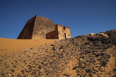 Pictures Of Sudans Forgotten Nubian Pyramids Middle East Al Jazeera