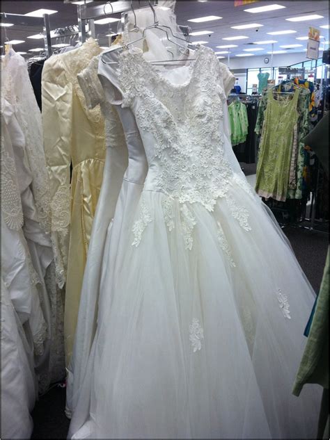 54 Wedding Dress Consignment Shop Near Me Charming Style