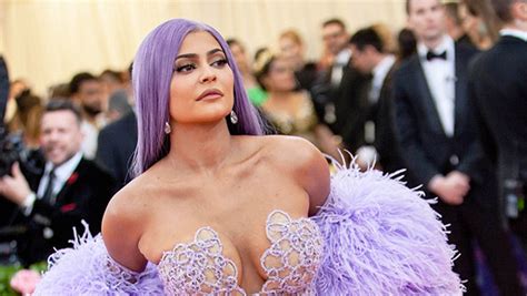 Kylie Jenner Accused Of Photoshopping Met Gala Outfit Pic On Instagram
