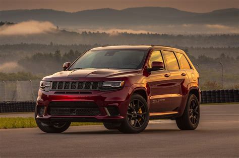 Jeeps offers a grand cherokee for every taste and budget. 2018 Jeep Grand Cherokee Trackhawk: A supercharged ...