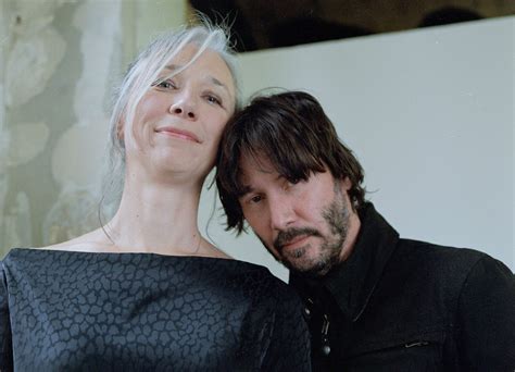 ≡ Keanu Reeves Reveals His Secret Girlfriend And Were Totally In Love