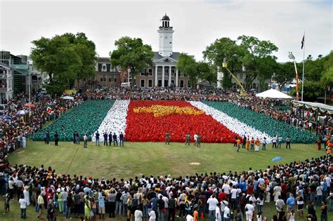 Suriname, a country in south america, has many unique facts associated with it.here is a list of some of them. Ongerept Amazone regenwoud als achtertuin in Suriname ...