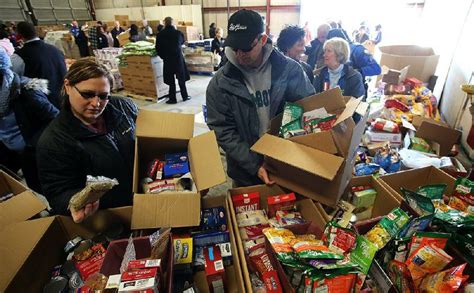 Federal Workers Thankful Food Bank At Airport Among Little Rock Community Aid Efforts