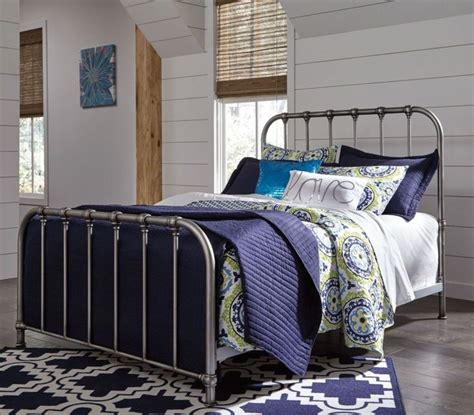 Nashburg Silver Full Metal Bed | Queen metal bed, Iron bed frame