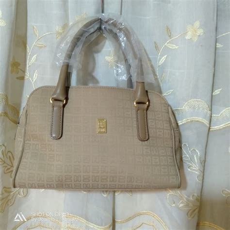 Daks Handbag Women S Fashion Bags And Wallets Shoulder Bags On Carousell