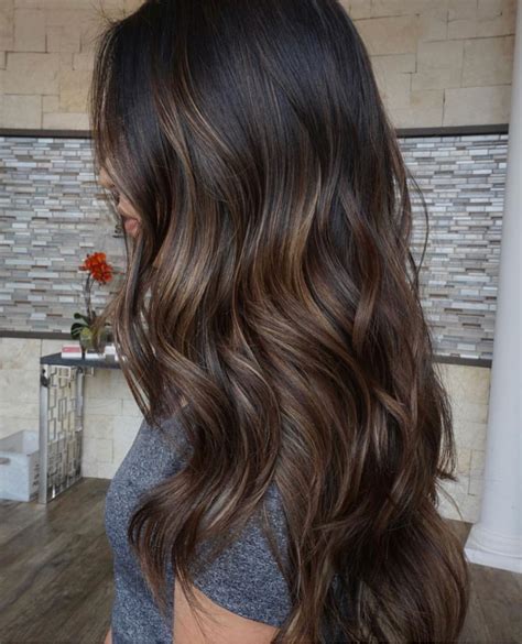 Try these highlights for dark hair and create a new look. Different shades, same subtle highlights | Brown hair ...