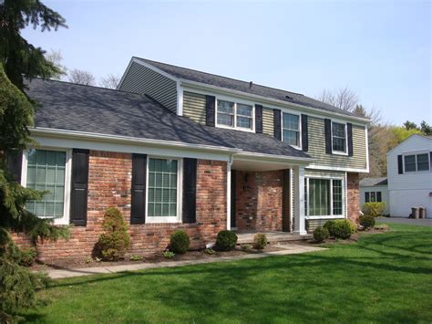 Inspired by nature, these colors are designed to harmonize. After photos with new Vinyl Certainteed Vinyl siding ...