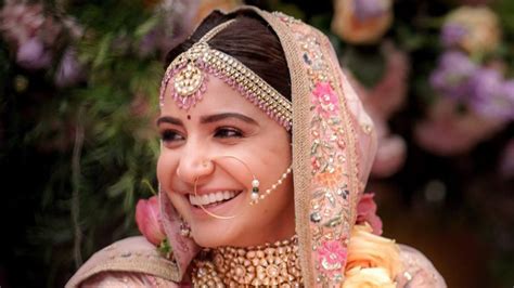 Listen to anushka sharma latest movie songs. Anushka Sharma's Makeup Artist Decodes All Her Wedding Looks