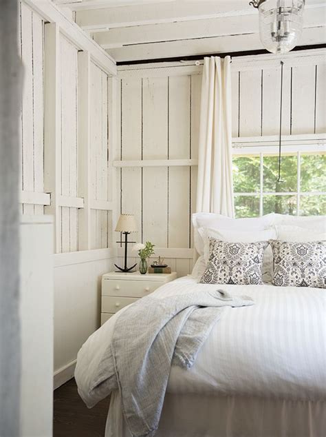 Small cottage bedrooms are charming and cosy but tricky to decorate. Explore 80 Of The Best Canadian Cottages From | Small ...