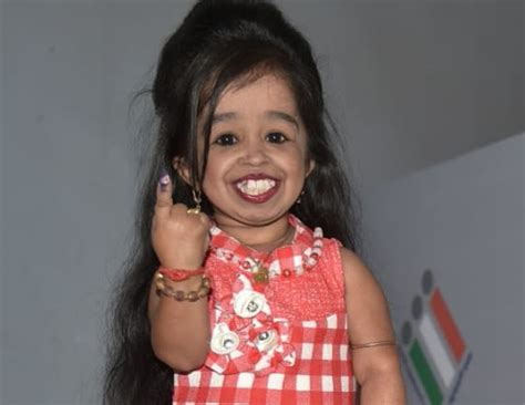 Worlds Smallest Woman Votes In Nagpur The Siasat Daily Archive