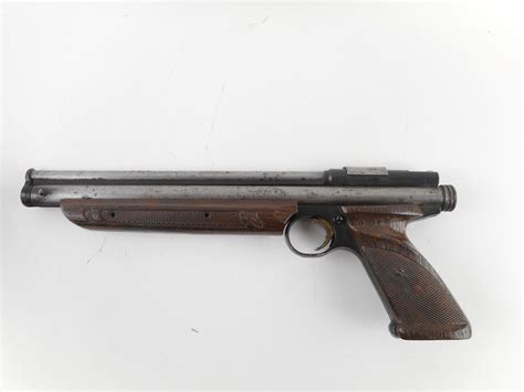 Crosman Medalist Model 1322 Pistol Switzers Auction And Appraisal Service
