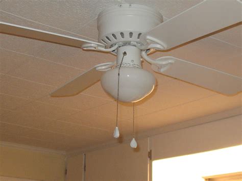 All these best kitchen ceiling fans are different in look with a light kit installed in the center. 10 Tips To Help You Get the Right Ceiling fan for kitchen ...