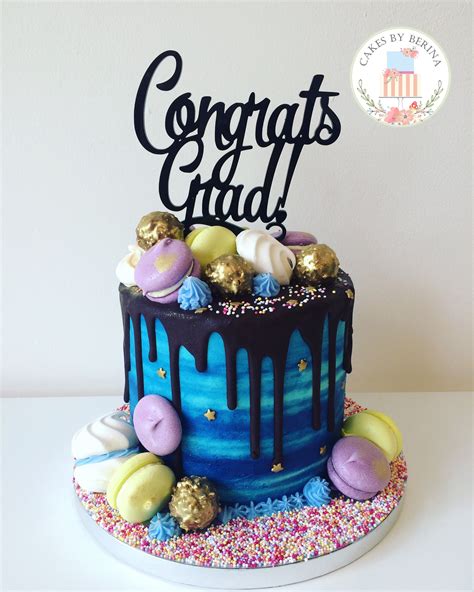 Graduation Drip Cake Aria Art