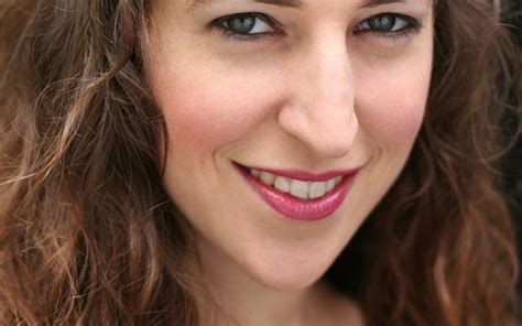 Mayim Bialik Hurt In La Car Accident The Times Of Israel