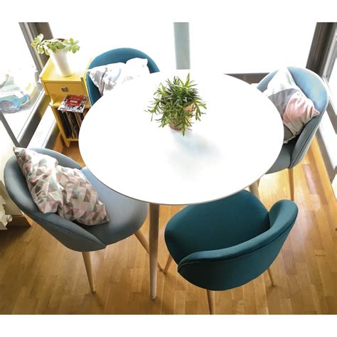 Table and 4 chairs $ 139. Round 4-Seater Dining Table in White D90 Spring | Maisons du Monde