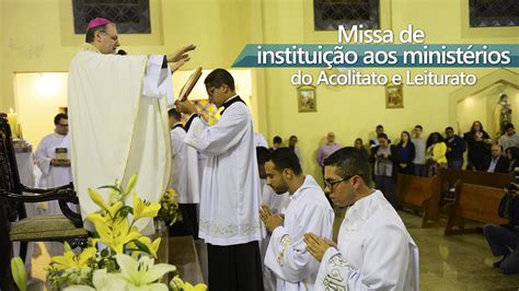 Catorze Seminaristas São Instituídos Dos Ministérios Do Leitorato E