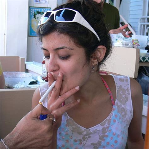 Smoking Indian Girls Latest Indian Girls Smoking Photos