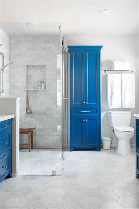 Opinion (irritating) size (smallish) age (old) shape (round) colour (pink) origin (from where) (english) material (made of). 11 Creative Ways to Make a Small Bathroom Look BIGGER ...