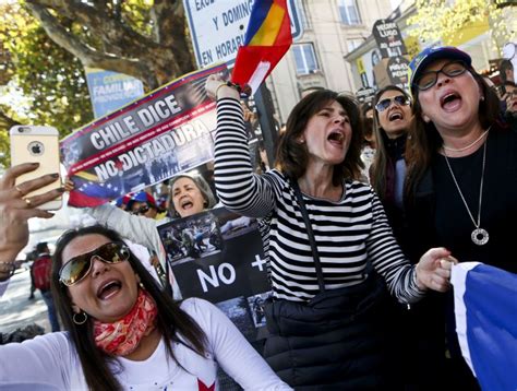 Manifestaci N En La Embajada De Venezuela En Chile Termin En Incidentes