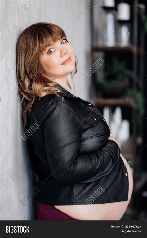 Pregnant Woman 图片和照片（免费试用） Bigstock