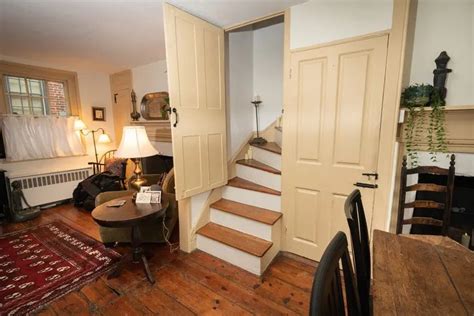 A Peek Inside A Home Off Elfreths Alley One Of Phillys Most Historic