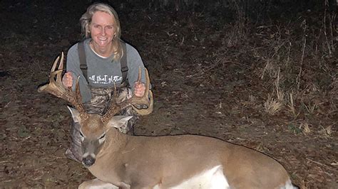 Madison County Huntress Kills Huge Buck On Reluctant Hunt Mississippi