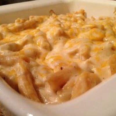 The sauce contains sour cream and milk, and this gives the whole casserole a special creamy texture. Paula Deen's Amazing Chicken Casserole Recipe | Recipe ...