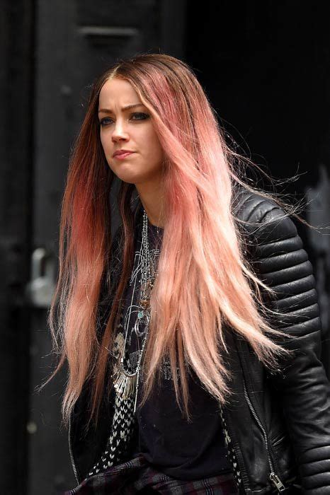 Amber Heard Reveals New Pink Hairstyle Photo 1
