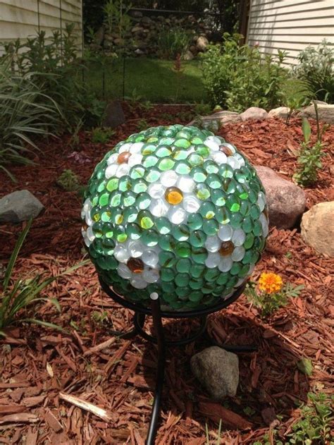 38 Beautiful Diy Garden Ball Ideas In 2020 Bowling Ball Yard Art Garden Balls Garden Globes