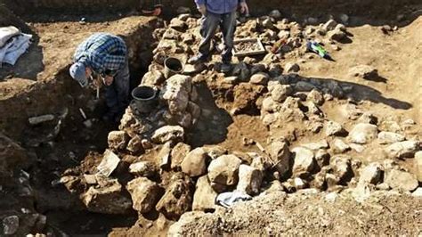 Israeli Archaeologists Discover 7000 Year Old Settlement