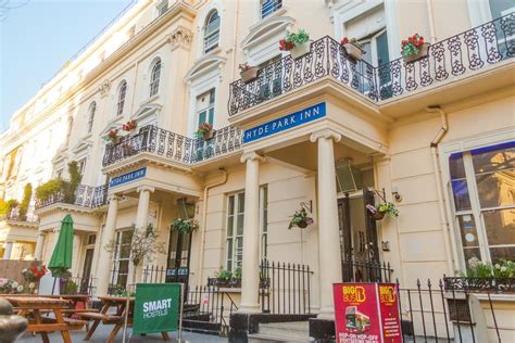 It is easy to get to by bus or…. Smart Hyde Park Inn Hostel - Hotel Skyscanner