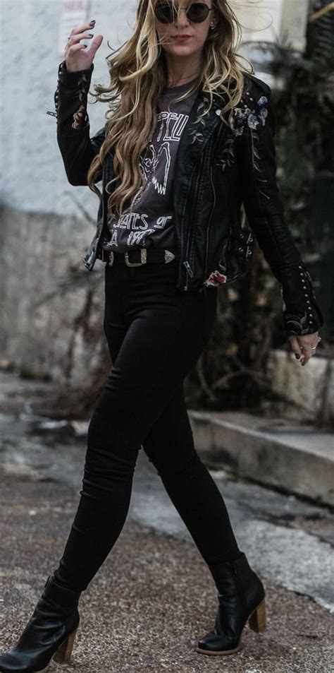 Beautiful Winter Outfits Ideas With Black Leather Jacket 13 Edgy