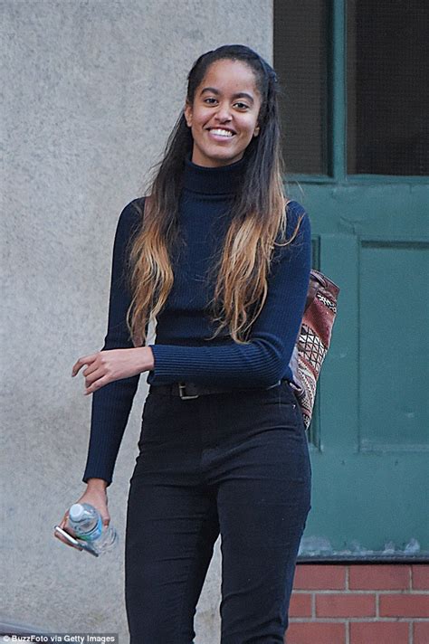 Former First Daughter Malia Obama Turns Down Modelling Daily Mail Online