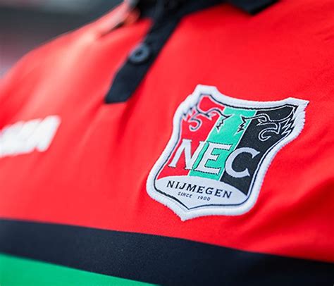 Si bien los primeros clubes de fútbol fueron fundados por las élites, los. Camisetas Legea del NEC Nijmegen 2017/2018