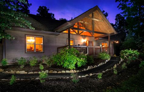 This true tennessee log cabin is perfect for a romantic getaway for two! Pet-Friendly Cabin in the Great Smoky Mountains of Tennessee