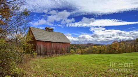 Woodstock Vermont Old Red Barn In Autunm Photograph By Edward Fielding