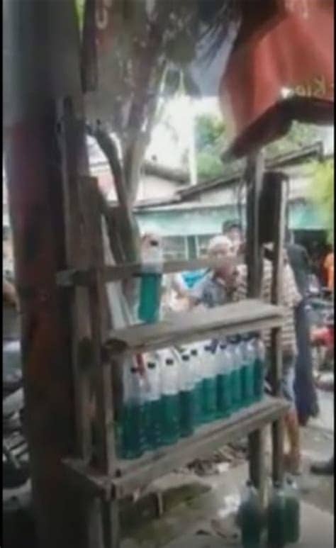 Kuasa hukum fpi rinaldi putra mengatakan, enam jenazah tersebut rencananya akan dimakamkan di megamendung, jawa. Viral, Video Anggota FPI di Sumut Tutup Paksa Warung Tuak ...