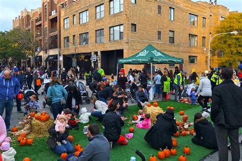 6 Of The Best Chicago Neighborhoods For Trick Or Treating This