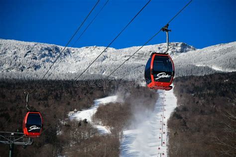 Easy Way Gondola Lift At Stowe Ski Resort In Vermont Stock Photo