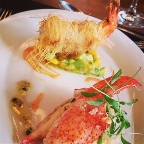 Observe também as possíveis exceções à obrigação de quarentena de acordo com a lei do seu estado federal (em particular, aqueles que estão de prova de encontros pessoais anteriores, devidamente formalizada por meio de carimbos no passaporte ou de documentos de viagem / passagens aéreas. Passagem de ano no Sheraton Porto Hotel & Spa | Viaje Comigo