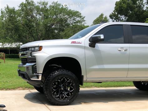 2019 Chevrolet Silverado 1500 Fuel Assault Rough Country Custom Offsets