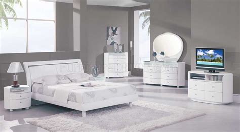 Create the perfect bedroom oasis with furniture from overstock your online furniture store! Emily Bedroom Set in White High Gloss Finish by Global